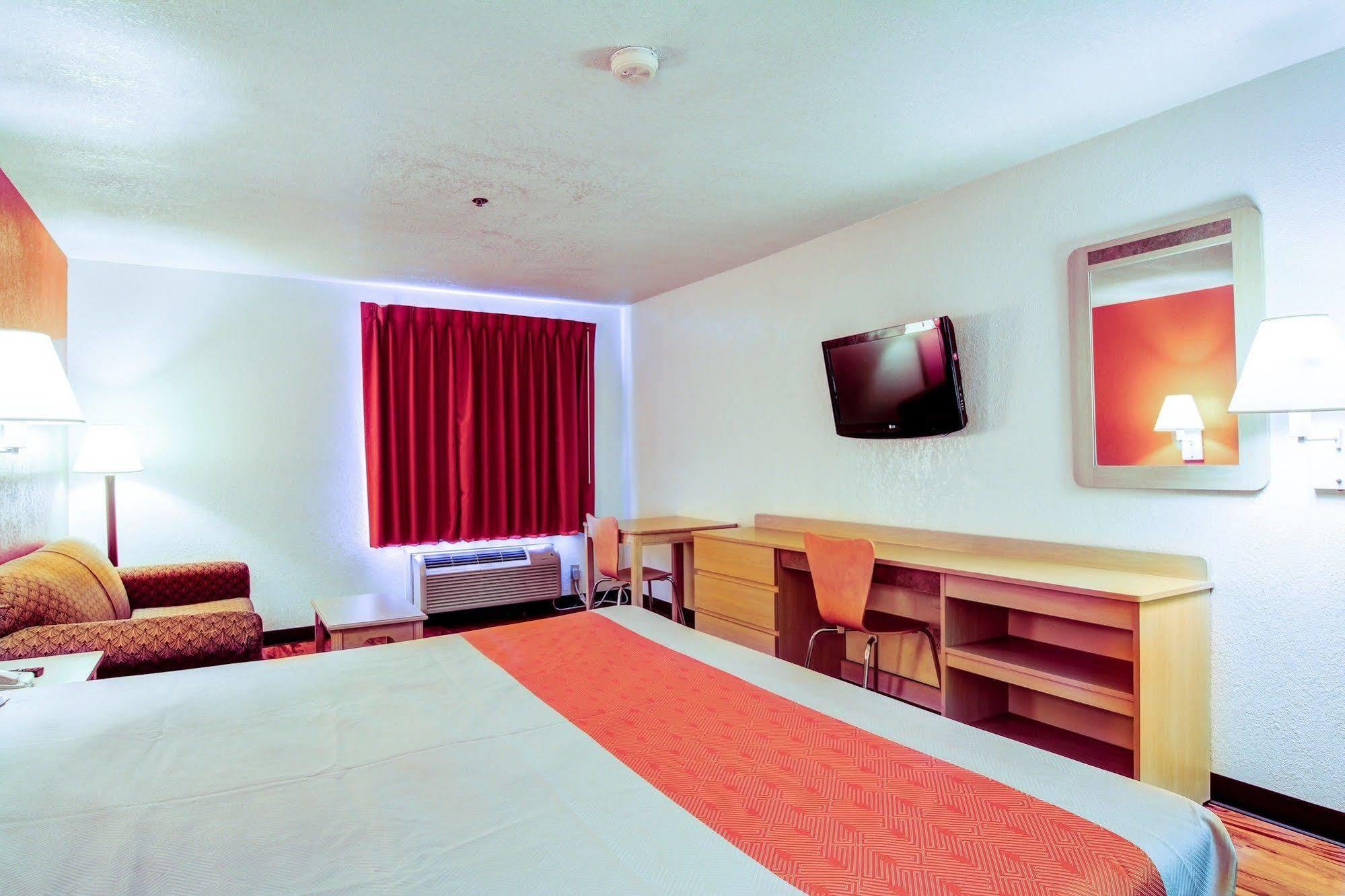 Motel 6-Columbia, Mo - East מראה חיצוני תמונה