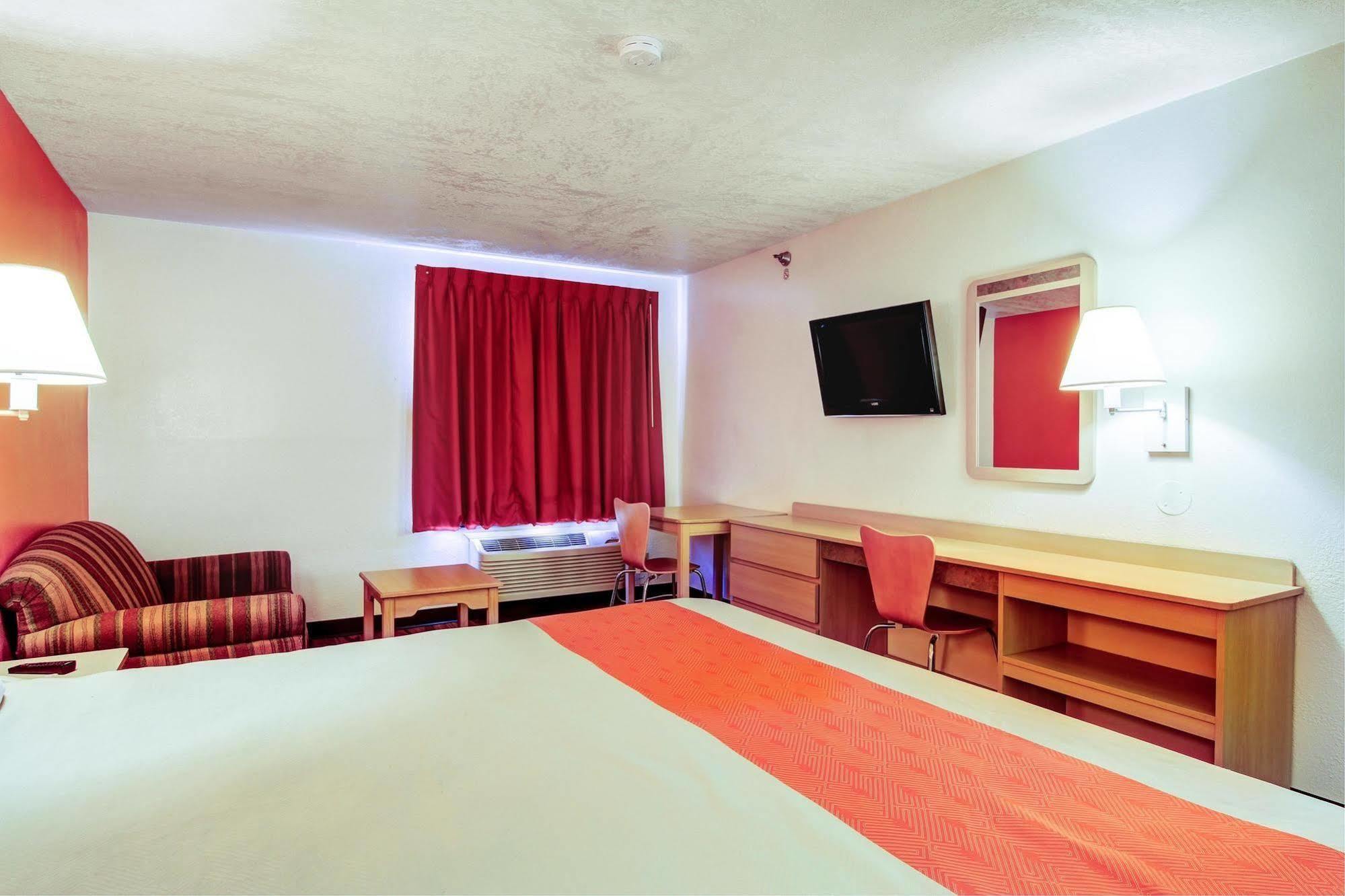 Motel 6-Columbia, Mo - East מראה חיצוני תמונה