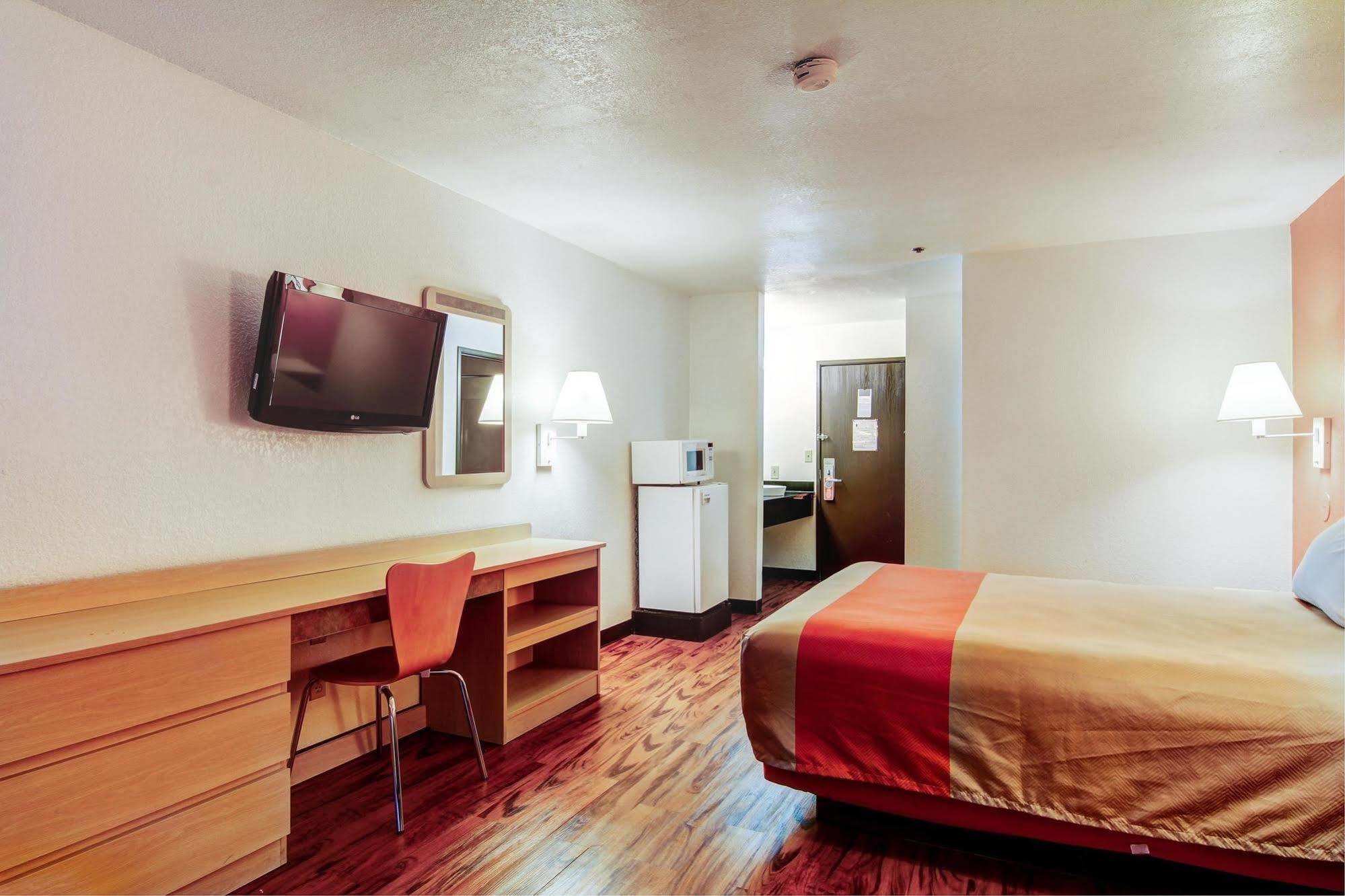 Motel 6-Columbia, Mo - East מראה חיצוני תמונה