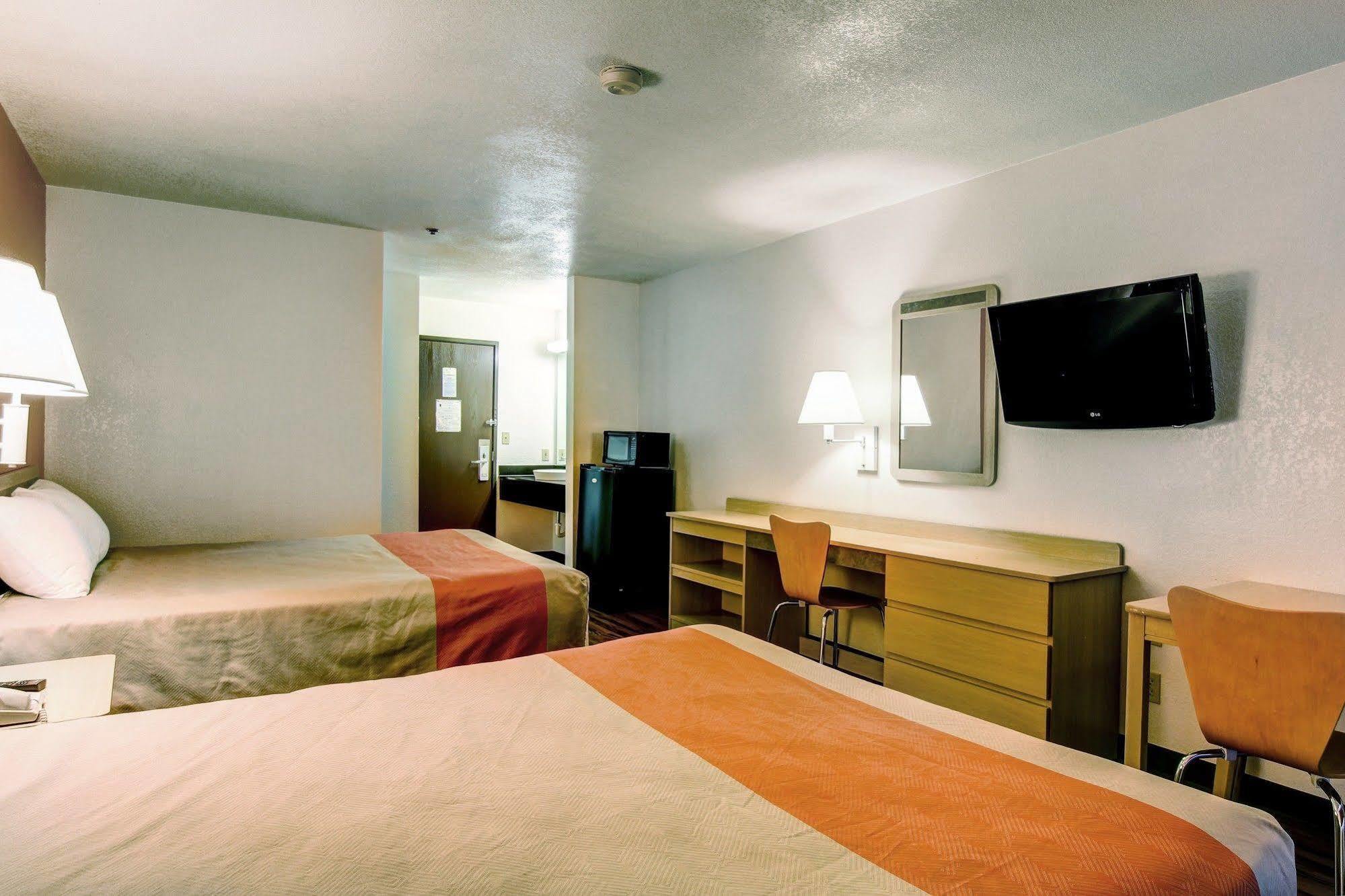 Motel 6-Columbia, Mo - East מראה חיצוני תמונה