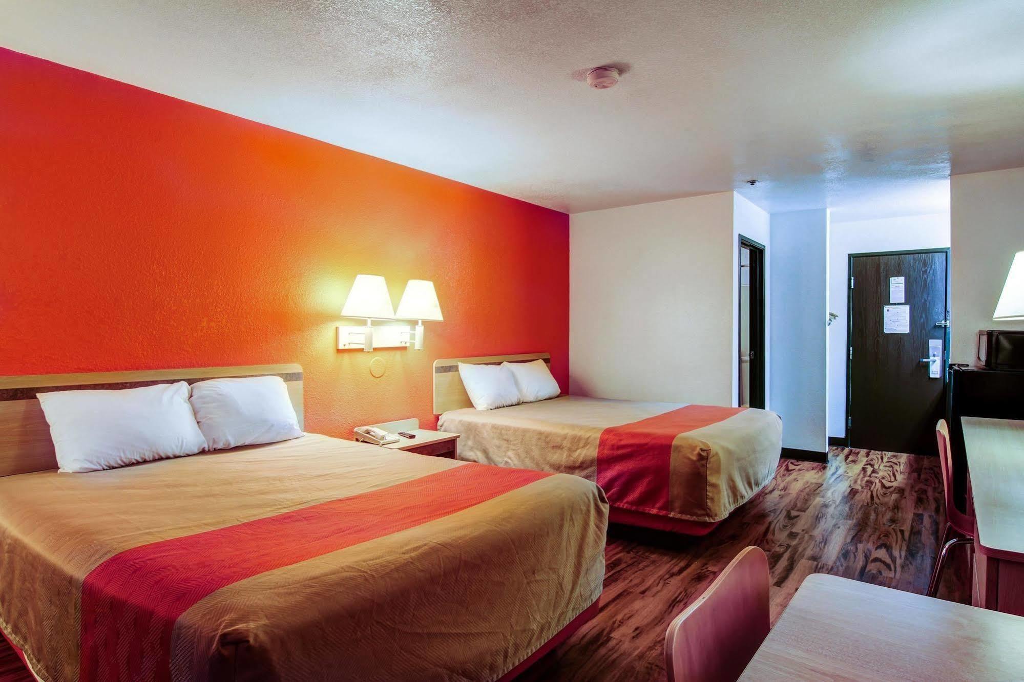 Motel 6-Columbia, Mo - East מראה חיצוני תמונה
