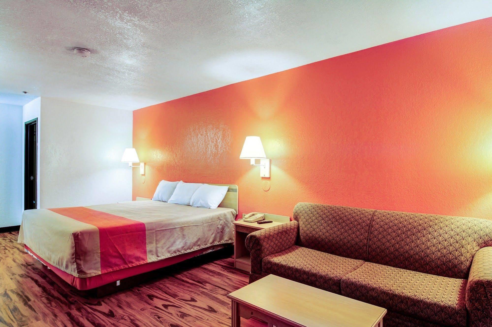Motel 6-Columbia, Mo - East מראה חיצוני תמונה