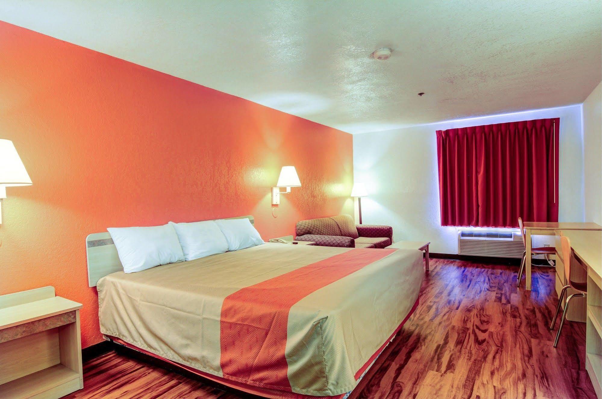 Motel 6-Columbia, Mo - East מראה חיצוני תמונה