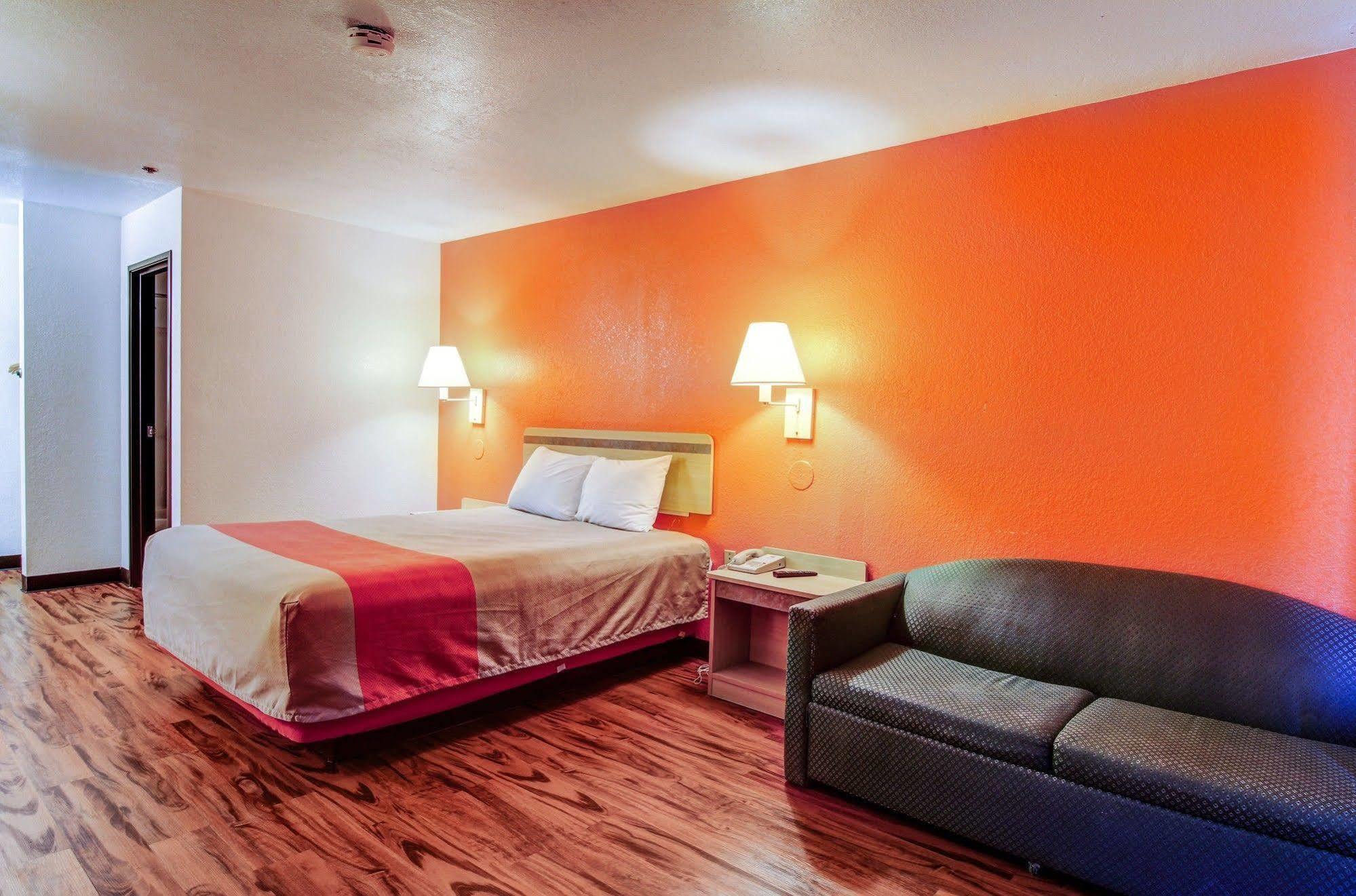 Motel 6-Columbia, Mo - East מראה חיצוני תמונה