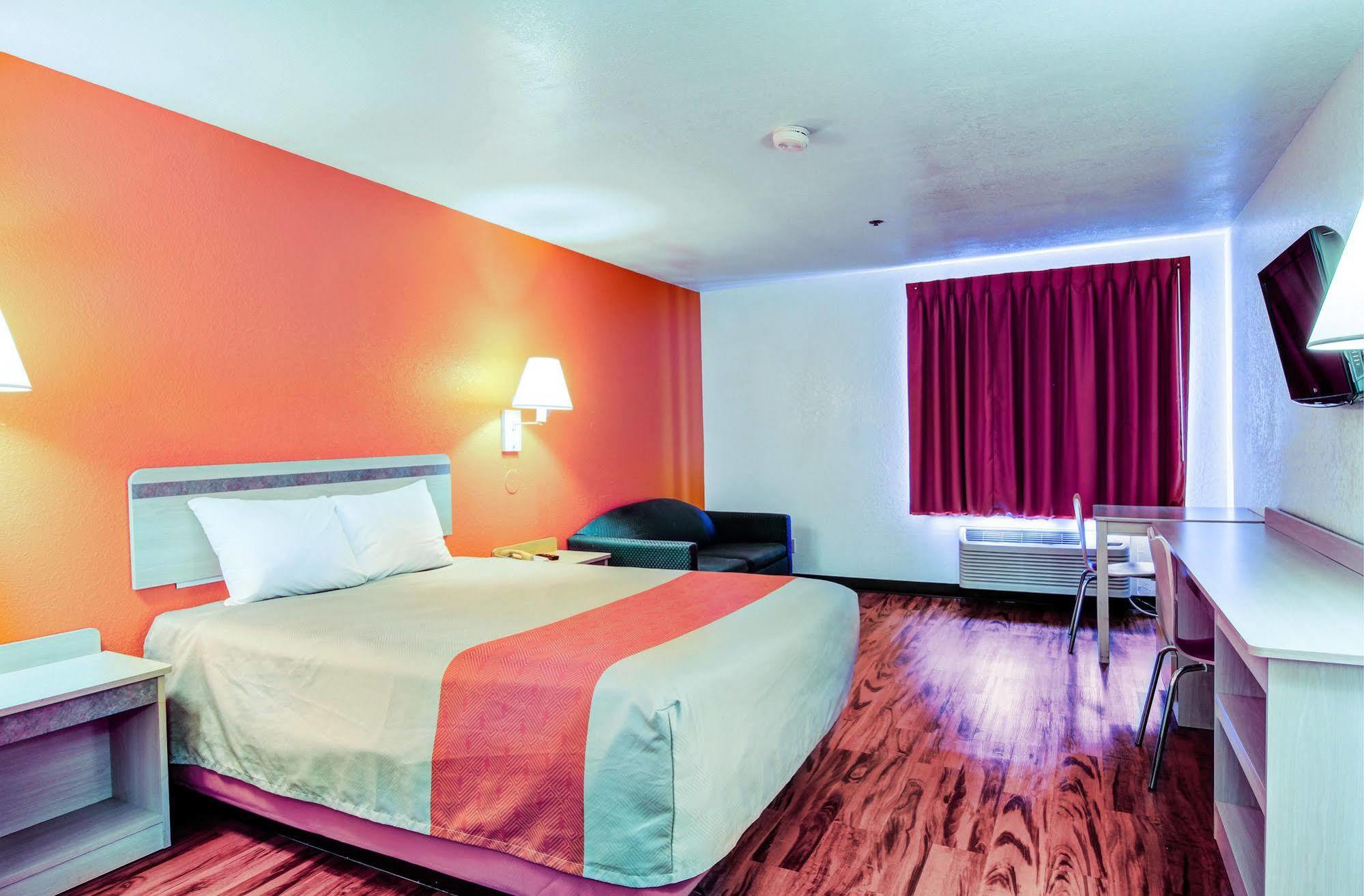 Motel 6-Columbia, Mo - East מראה חיצוני תמונה