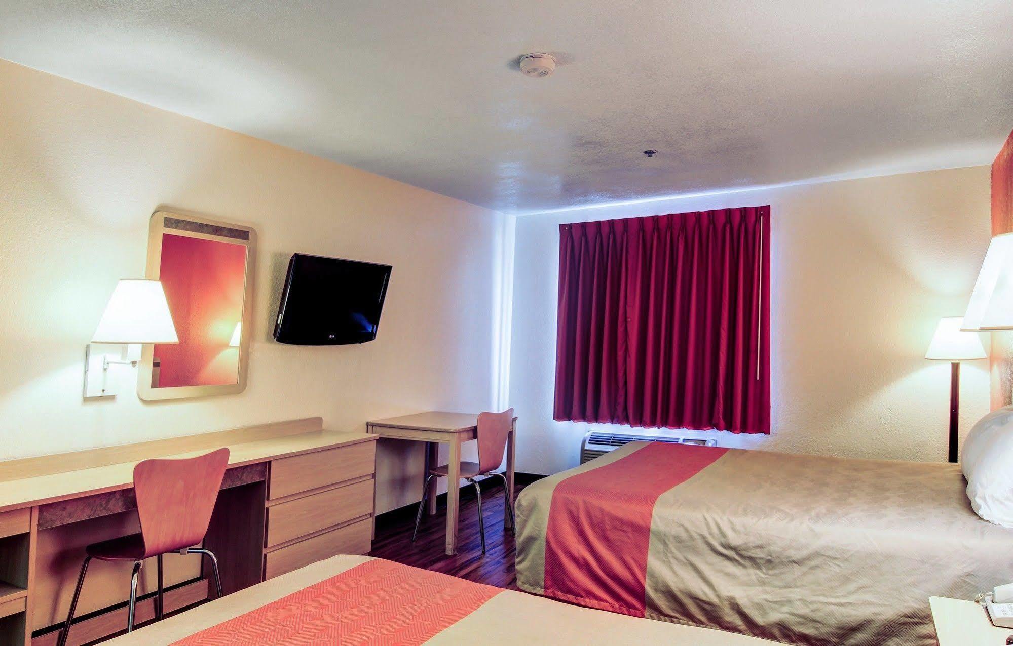 Motel 6-Columbia, Mo - East מראה חיצוני תמונה